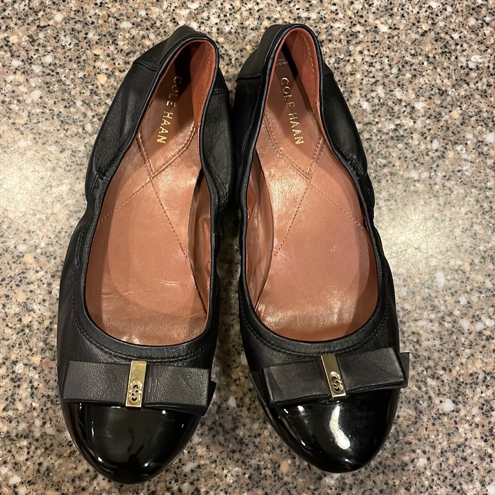 Classic COLE HAAN scrunch to fit ballet flats🖤